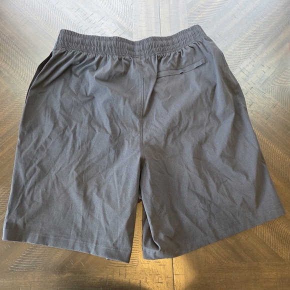 Under Armour Men's Large UA Unstoppable Vented Gray/black Athletic Shorts New - Picture 9 of 10